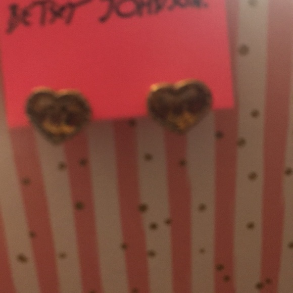 🐆Leopard print heart studs🐆 - Picture 3 of 4